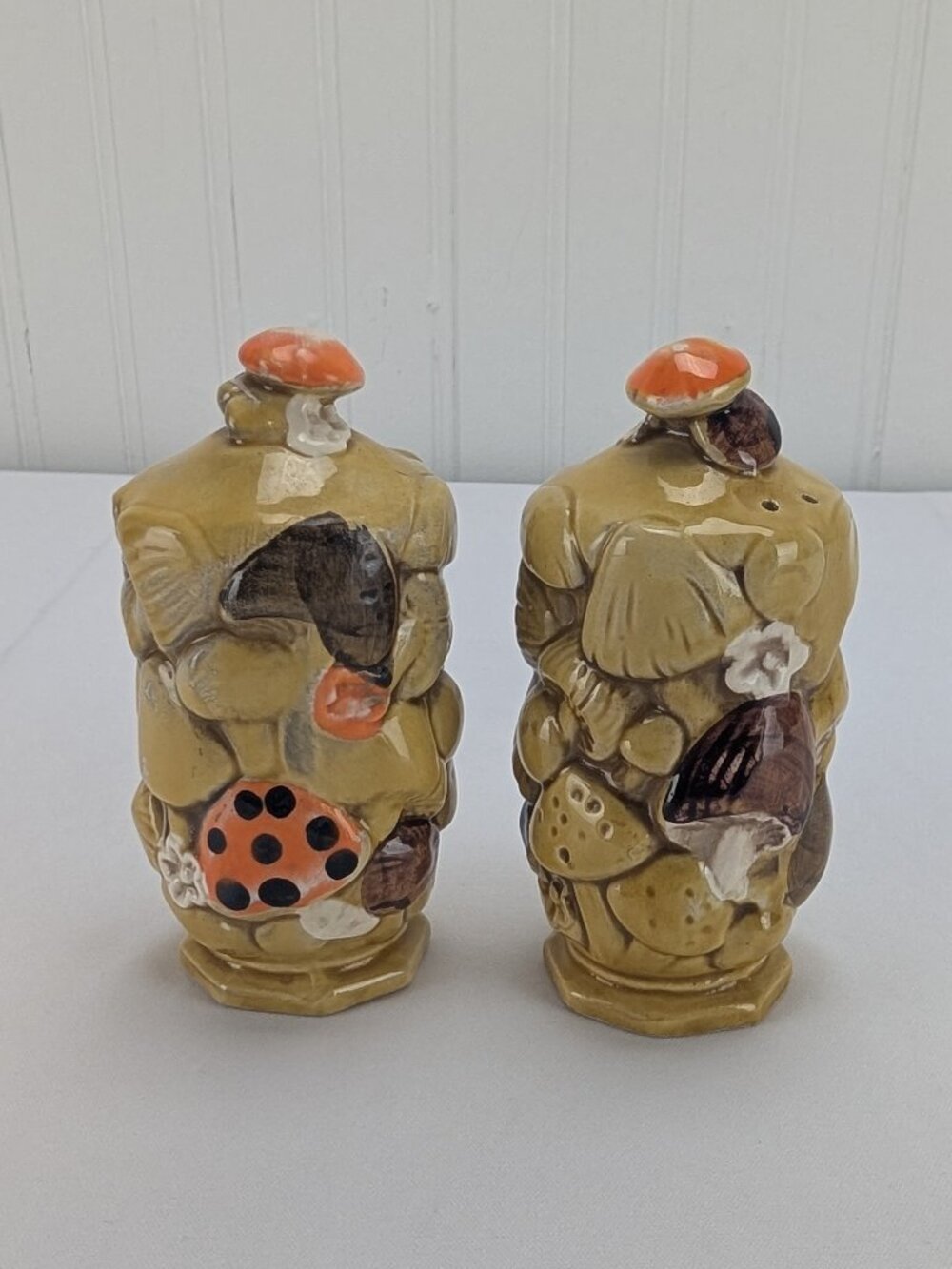 Vintage Fred Roberts MCM Mushroom Ceramic Salt & Pepper Shaker Set Whimsical